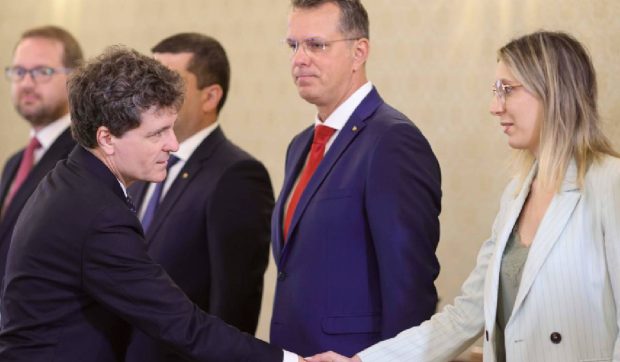 Nicușor Dan a chemat partidele la consultări pentru desemnarea noului premier. Dominic Fritz: „USR nu va susține un guvern din care face parte PSD”