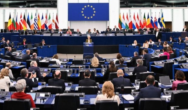 Un europarlamentar, internat după ce a fost cazat într-un hotel insalubru din Strasbourg