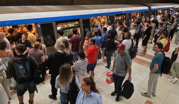 Avertisment pentru călătorii Metrorex: Ploșnițele au fost descoperite în spațiile de odihnă ale angajaților