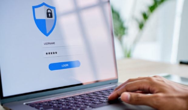 124 de milioane de parole au fost furate direct de pe calculatoarele utilizatorilor prin malware discret