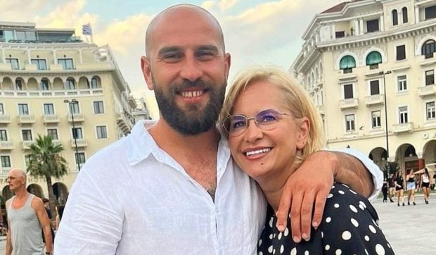 Paula Chirilă a fost cerută în căsătorie, după ce a divorțat de tatăl fiicei sale. Imagini cu inelul de logodnă