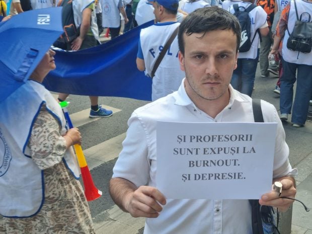 Profesorul Petruț Rizea, ținta unui val masiv de critici după protestul cadrelor didactice din Piața Victoriei