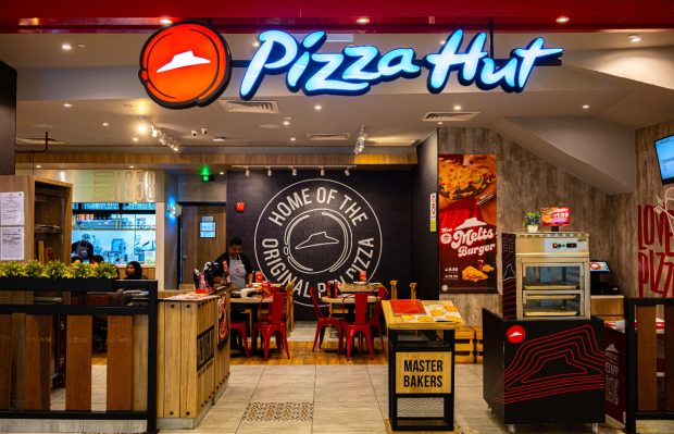 Pizza Hut își schimbă proprietarul după aproape 50 de ani în portofoliul Yum Brands