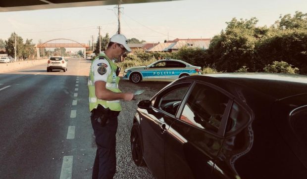 Senatul aprobă proiectul care scapă șoferii de amenzi dacă uită actele la volan