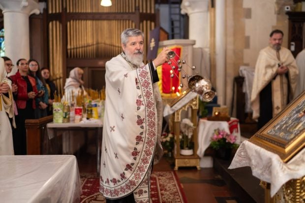 Începe Postul Sfinților Apostoli Petru și Pavel. Părintele V