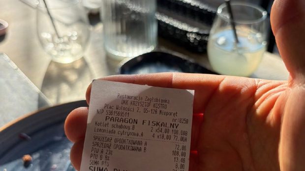 Client șocat de prețul unei limonade, la un local 