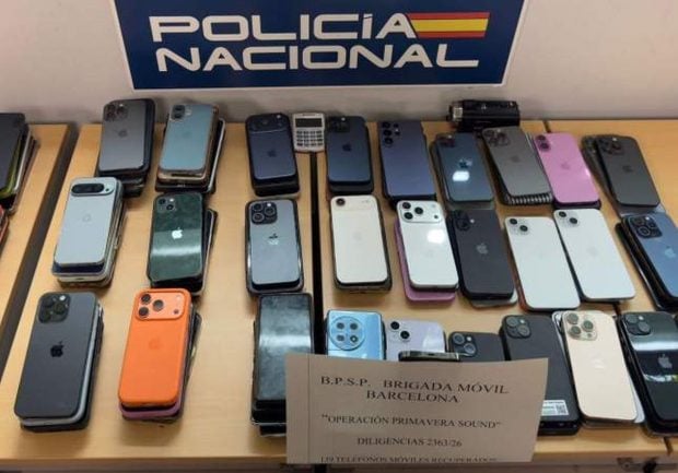 Român reținut în Barcelona cu 139 de telefoane furate de la festivalul Primavera Sound