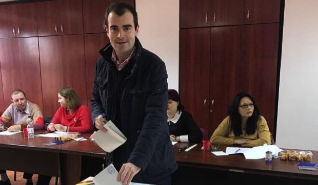 Primii parlamentari PNL își manifestă susținerea pentru Adrian Veștea, candidatul la funcția de premier