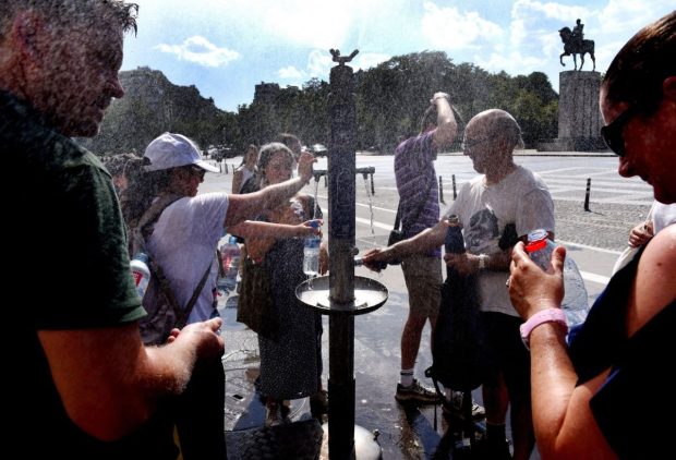 Caniculă fără precedent în Franța: temperaturi record ce depășesc 44°C