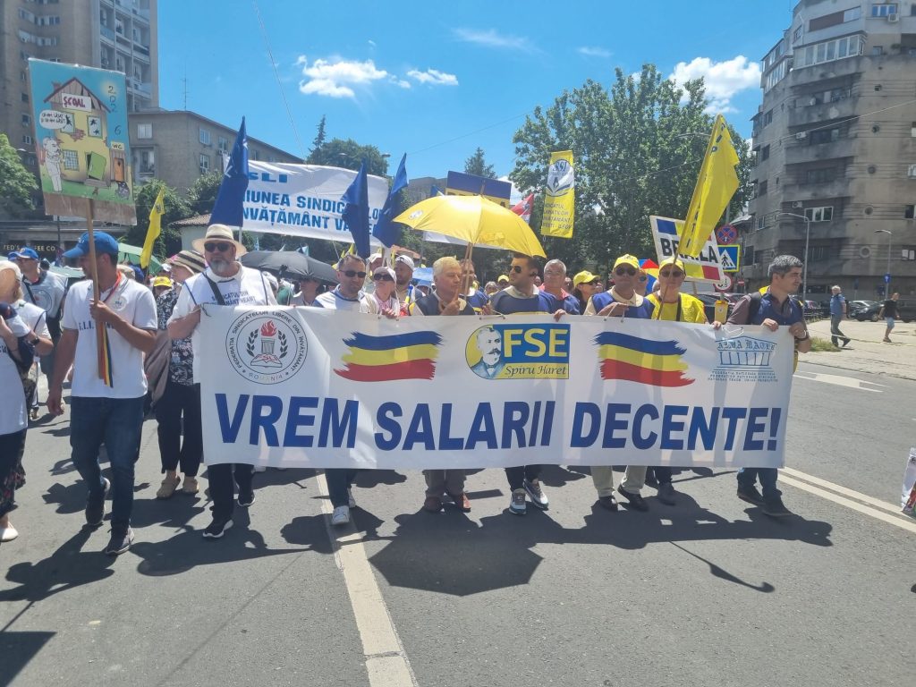 Petruț Rizea, învățătorul atacat de ură online după protestul din educație: Ce se ascunde în spatele comentariilor jignitoare 1 protest 17 iunie laura macavei