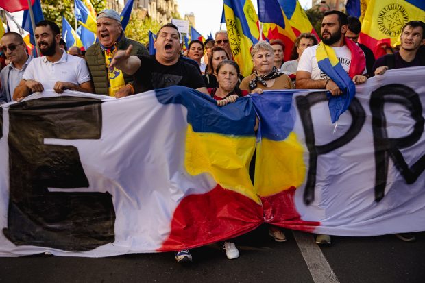 Ce îi determină pe români să susțină partidele populiste: studiu și opinii ale experților