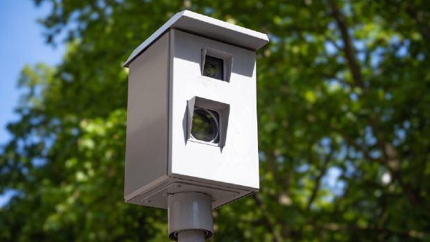 Două radare de pe o stradă din Zurich aduc autorităților locale venituri de milioane de euro