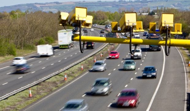 Tribunalul italian anulează amenda unui șofer prins cu 130 km/h într-o zonă cu limită de 70 km/h din lipsă de semnalizare rutieră