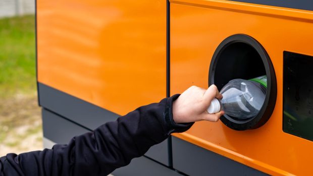 Românii au reciclat ambalaje de un miliard de euro în mai puțin de trei ani, generând un volum impresionant de deșeuri colectate