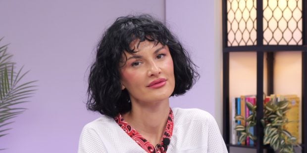 Secretul unui ten impecabil! Rux Opulență: „Am început să folosesc fond de ten pe la 23 de ani”