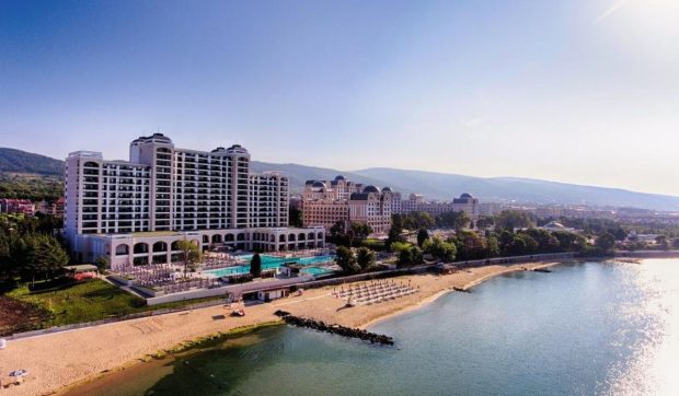 Bulgaria urmărește creșterea turismului adult-only din România pe litoralul Mării Negre