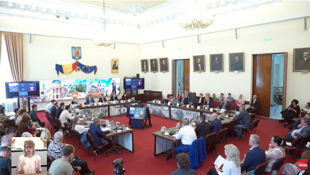 Impas financiar și tensiuni politice la Iași afectează serviciile publice și bugetele instituțiilor locale
