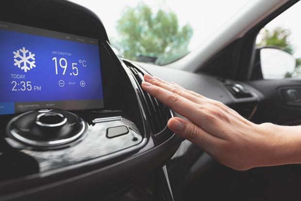 Cum să răcești rapid interiorul unei mașini, în câ
