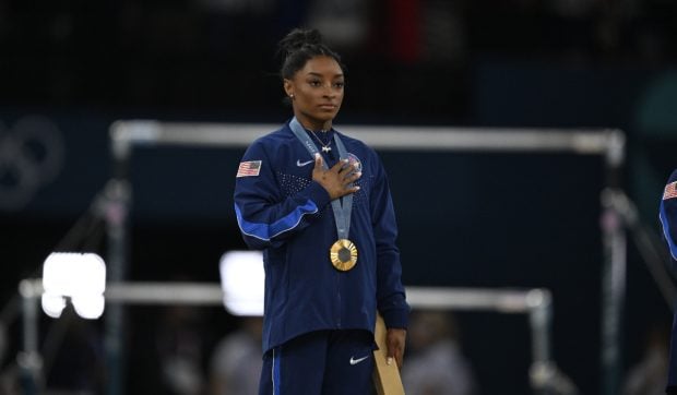 Simone Biles, superstarul gimnasticii, dezvăluie că a fost „