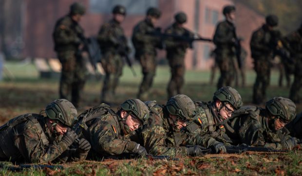Germania ia în calcul revenirea serviciului militar obligatoriu din cauza lipsei recruților voluntari