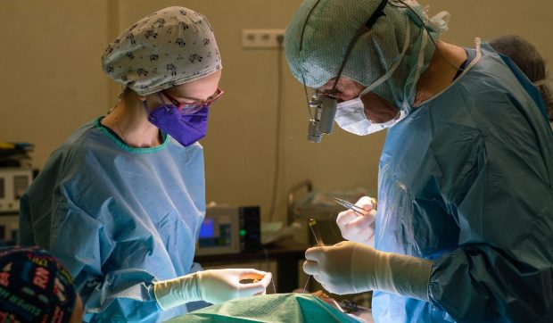 Secția de cardiochirurgie de la Spitalul „Maria Curie” a fost revitalizată cu un milion de euro, oferind o nouă viață copiilor cu malformații cardiace