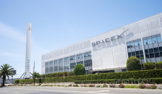 Google închiriază supercomputere SpaceX pentru 920 de milioa