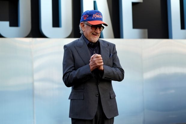 Steven Spielberg, refuzat de două ori pentru regia unui film James Bond: cum a luat naștere „Indiana Jones”