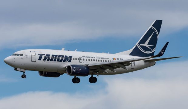 TAROM va inaugura noul Boeing 737 MAX cu numele legendarului antrenor Mircea Lucescu
