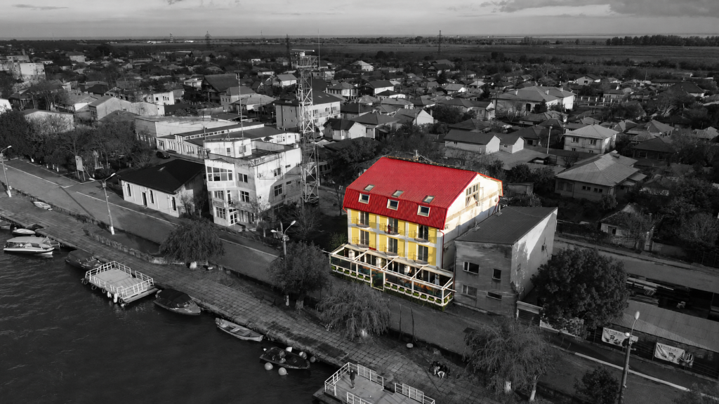 Afaceri pe terenul statului cu mai puțin de 300 de lei lunar. Firma șefului RAZL Sulina a primit concesiunea unei suprafețe pe buza falezei Dunării