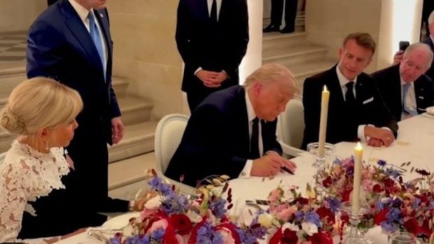 Donald Trump și Emmanuel Macron marchează un pas important în relațiile SUA-Iran prin semnarea unui acord la Versailles