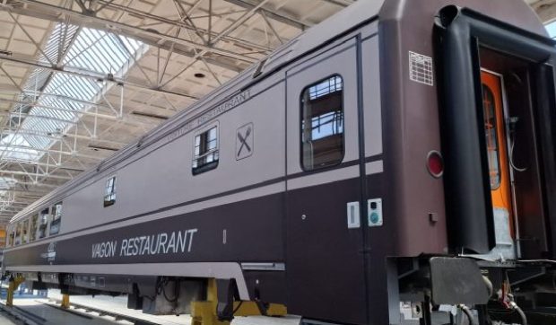 Astra Trans Carpatic inaugurează primul vagon-restaurant privat din România, pe ruta Arad – București – Constanța