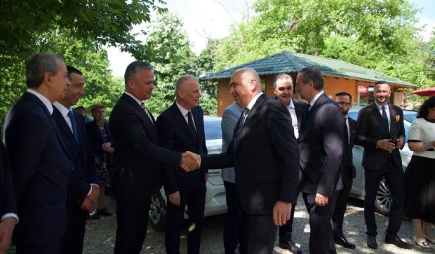 Nicușor Dan îl desemnează pe Adrian Veștea premier în contextul tensiunilor politice din România
