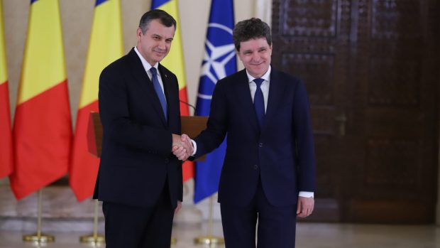 Guvernul Tomac, la mâna puciștilor. Aritmetica par