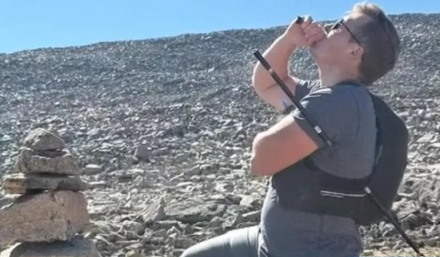 Un asistent medical din Montana a parcurs 16 km cu un băț înfipt în coastă pentru a evita costul unei ambulanțe de 12.000 de dolari