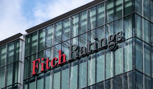 Fitch decide astăzi noul rating de țară al României. Care sunt șansele să ajungem la „junk”
