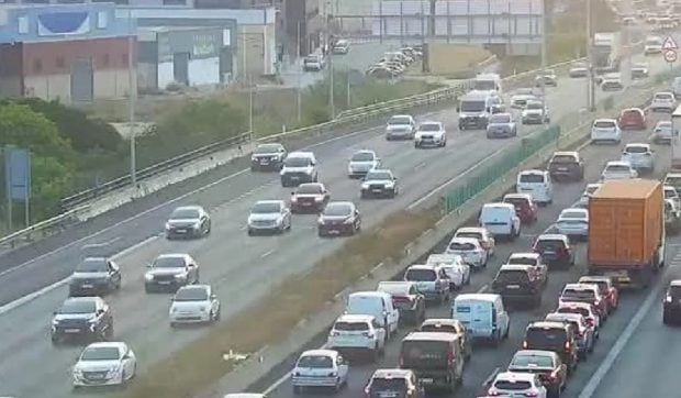Blocaje majore de peste 20 km pe autostrada A-7 în zona Valenciei, cu efecte și alte restricții rutiere anunțate în Castilla y León