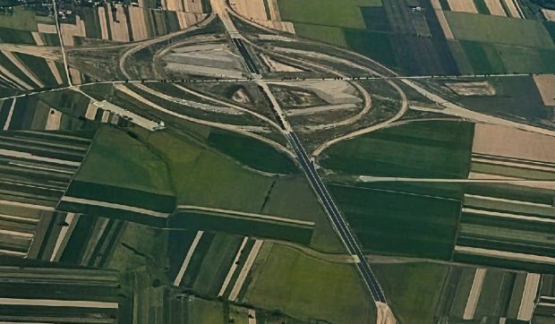 Încep lucrările de asfaltare la primul nod rutier turbion din România, pe Autostrada Moldovei A7