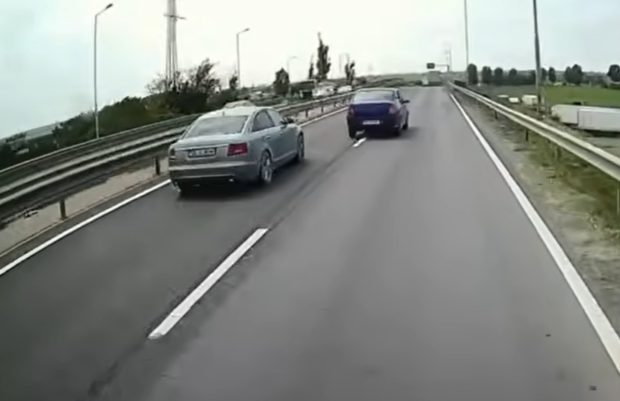 Ce a pățit un șofer de Audi A6 care a șicanat un șofer de Dacia Logan și a provocat un accident în Ploiești | VIDEO