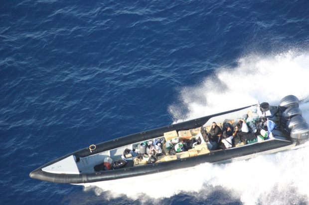 Marina franceză a interceptat 2,4 tone de droguri în apropiere de Gibraltar, cu o metodă pe care spaniolii nu au voie să o folosească
