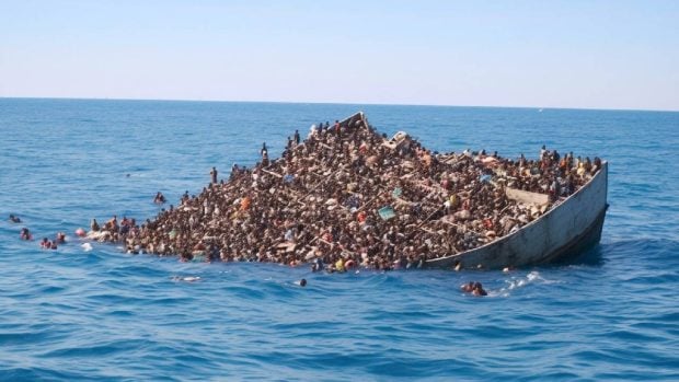 Peste 530 de imigranți au fost înghițiți de Oceanul Indian, după ce au încercat să fugă pe două bărci improvizate din Myanmar