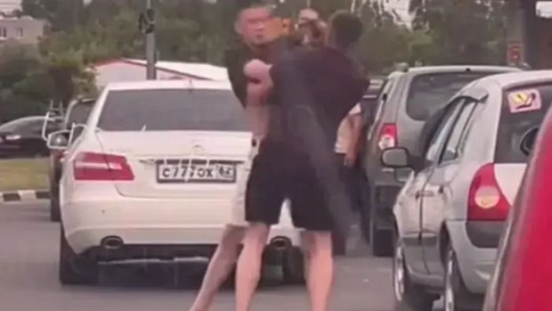 Criza carburanților în Rusia: cozi uriase, tensiuni și furturi la benzinării