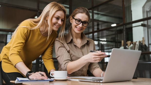 5 strategii prin care managerii pot crește puterea de cumpărare a angajaților fără a mări taxele salariale