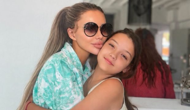 Bianca Drăgușanu, vacanță de lux în Mykonos alături de fiica ei. Cât costă o singură noapte la hotelul exclusivist ales de vedetă