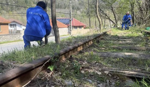 4,6 kilometri de cale ferată au dispărut de la Uzina Sadu, unde se produc arme și muniție. DNA verifică cine a tăiat șinele