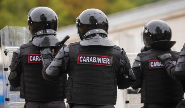 Un bărbat din Italia a jefuit o bancă și a chemat localnicii să împartă banii, însă a greșit data și planul a degenerat
