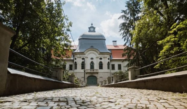 S-a redeschis Castelul Teleki: „Comoara Mureșului” care măsoară timpul în 52 de camere și 365 de ferestre