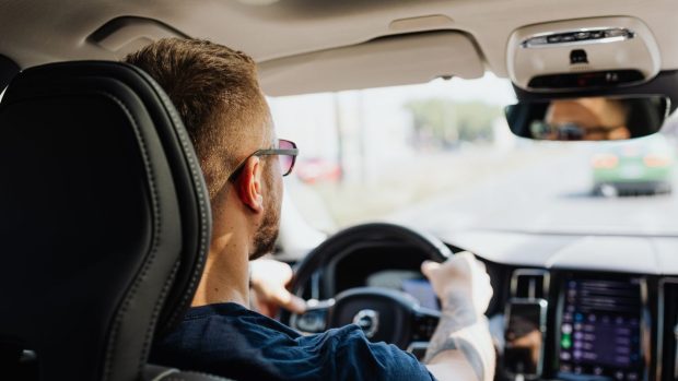 Cât te costă cu adevărat să pici examenul auto în 2026? Cum să eviți taxele ascunse și orele suplimentare