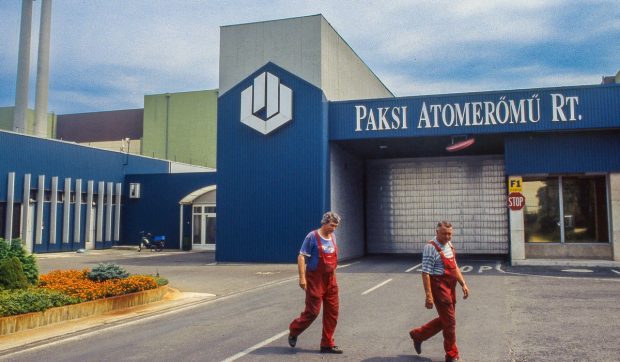 Un reactor nuclear al centralei Paks din Ungaria a fost oprit de urgență, din cauza crizei apei pe Dunăre
