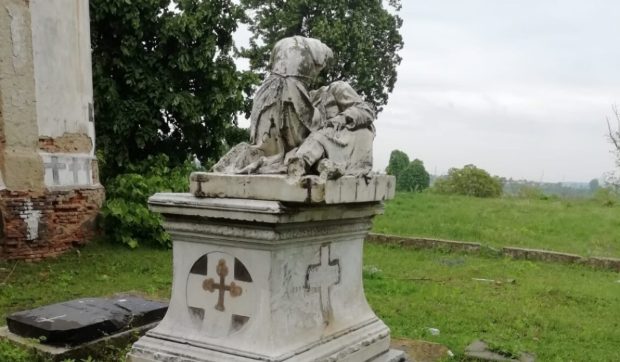 Un cimitir aristocratic uitat din apropierea Ploieștiului, în pragul restaurării ca atracție turistică