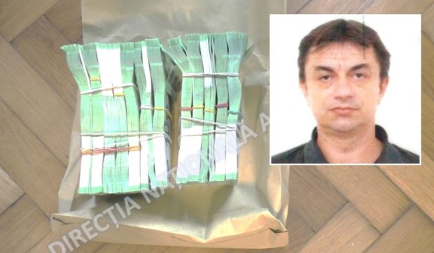 Procurorii DNA au găsit 500.000 de euro cash acasă la directorul general al Uzinei Mecanice Plopeni, dar și două ceasuri Patek Philippe și Rolex